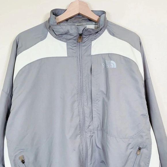 The North Face Men's Flight Series Light Weight Windbreaker Jacket - Picture 2 of 16